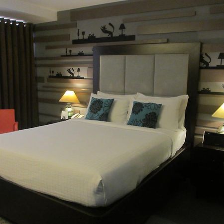 The Theodore Hotel Tagaytay City Buitenkant foto