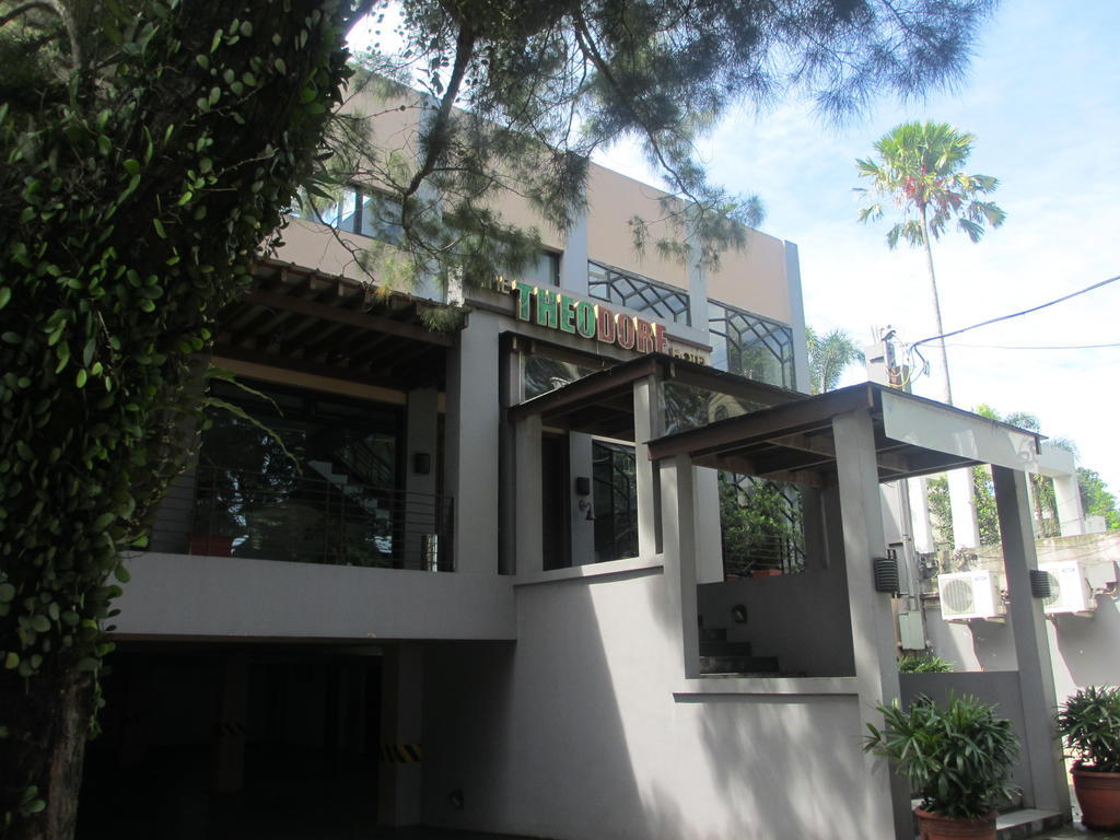 The Theodore Hotel Tagaytay City Buitenkant foto