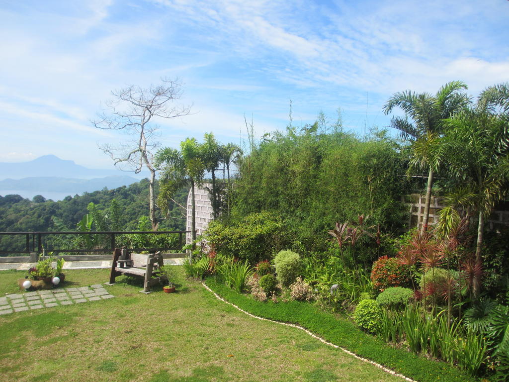 The Theodore Hotel Tagaytay City Buitenkant foto