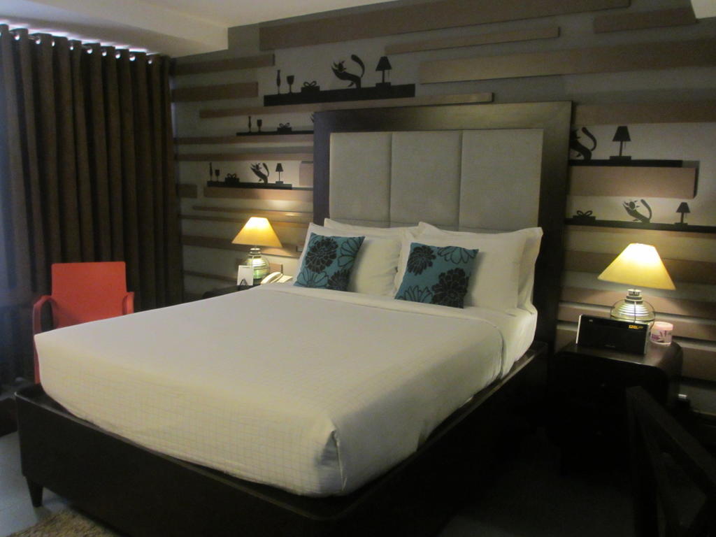 The Theodore Hotel Tagaytay City Buitenkant foto
