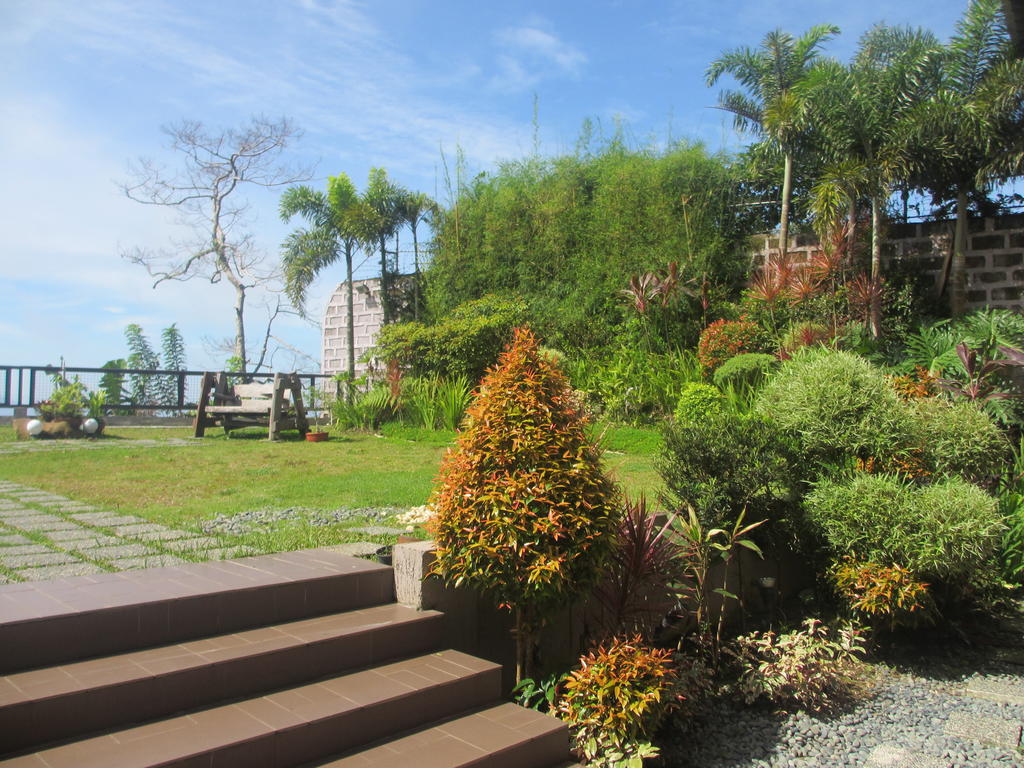 The Theodore Hotel Tagaytay City Buitenkant foto