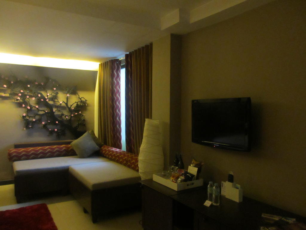 The Theodore Hotel Tagaytay City Buitenkant foto