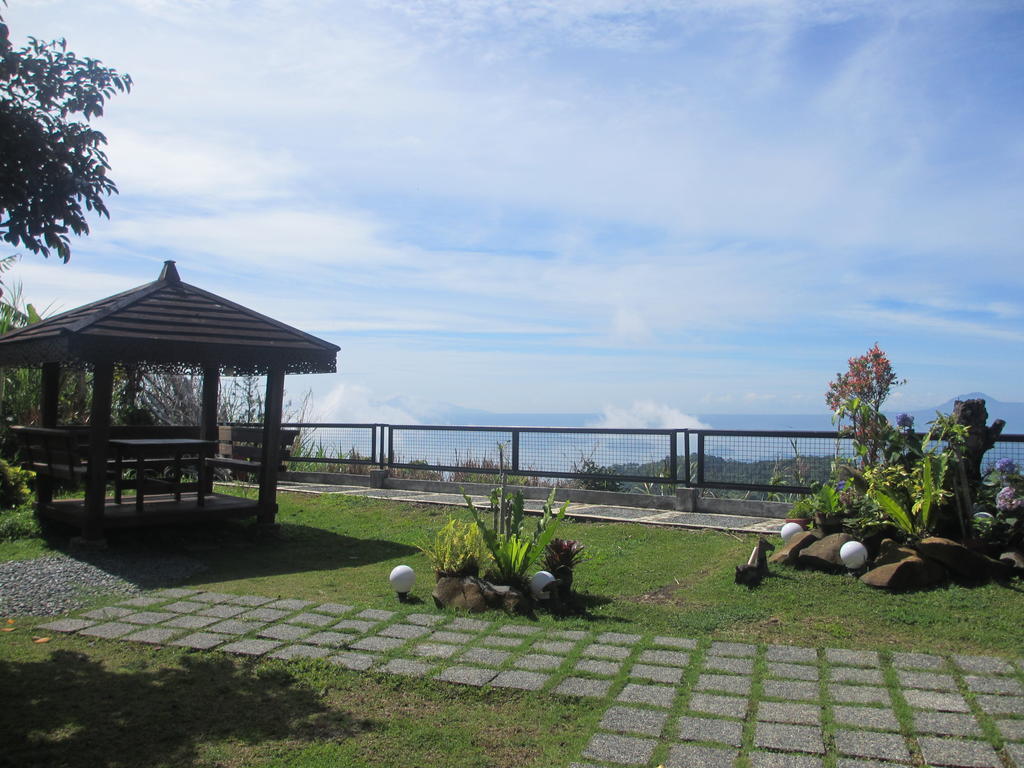 The Theodore Hotel Tagaytay City Buitenkant foto