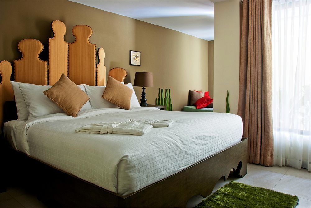 The Theodore Hotel Tagaytay City Buitenkant foto