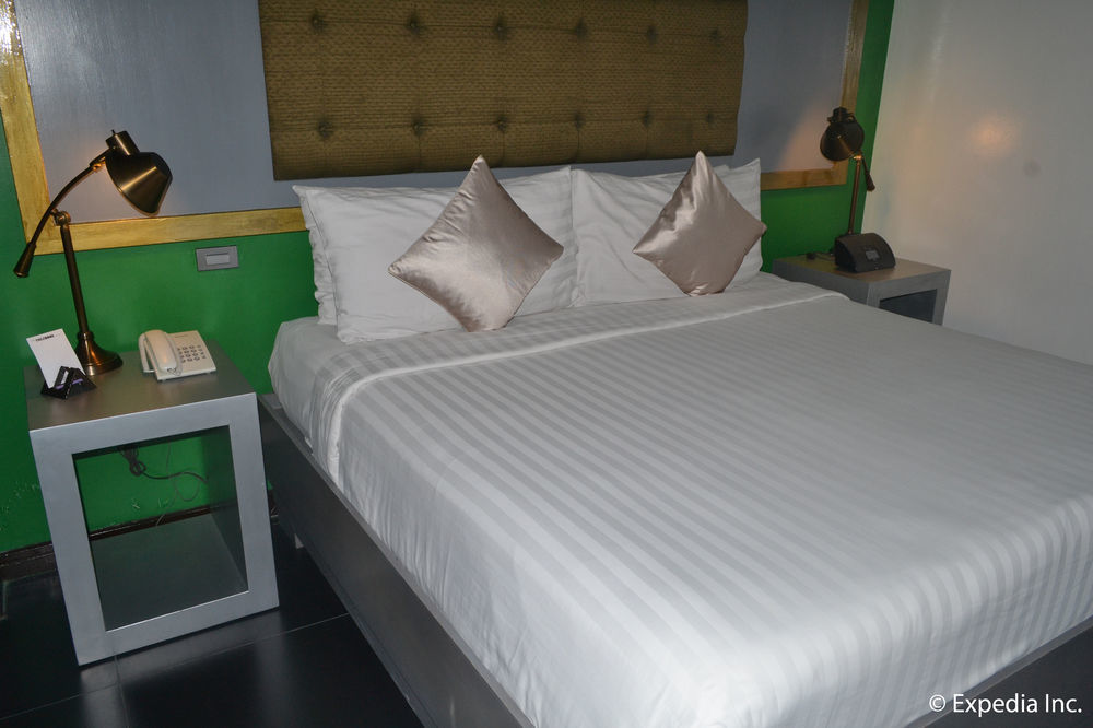 The Theodore Hotel Tagaytay City Buitenkant foto