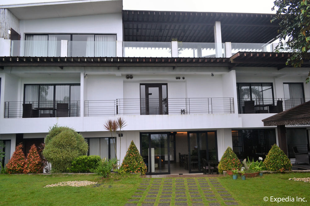 The Theodore Hotel Tagaytay City Buitenkant foto